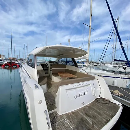Boat Paradise - Leader 10 Bådhotel *